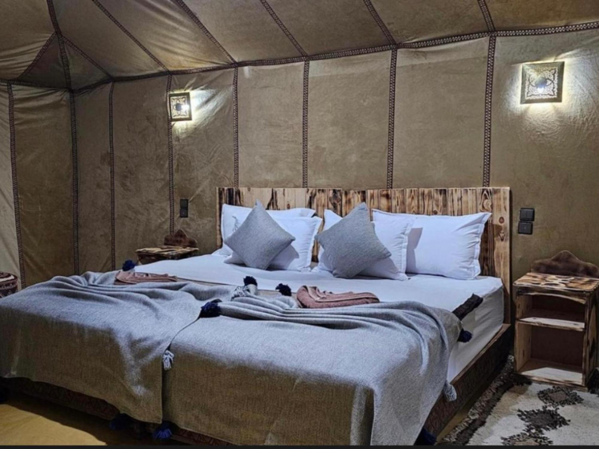 Luxury tent Expedition Luxury Camp